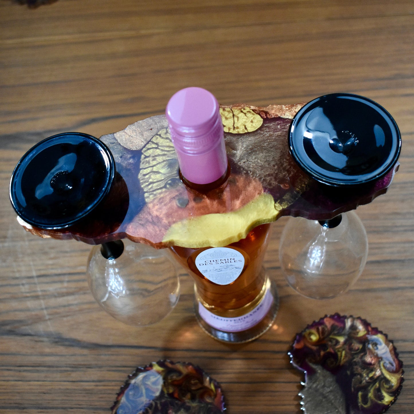 Tabletop Wine Butler with 2 Afro Coasters