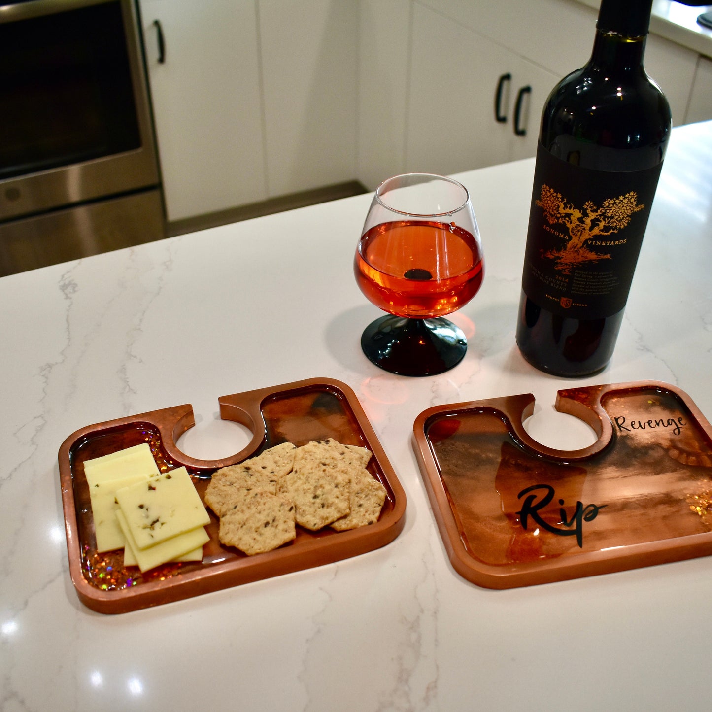 Yellowstone: Beth & Rip Snack Tray Set