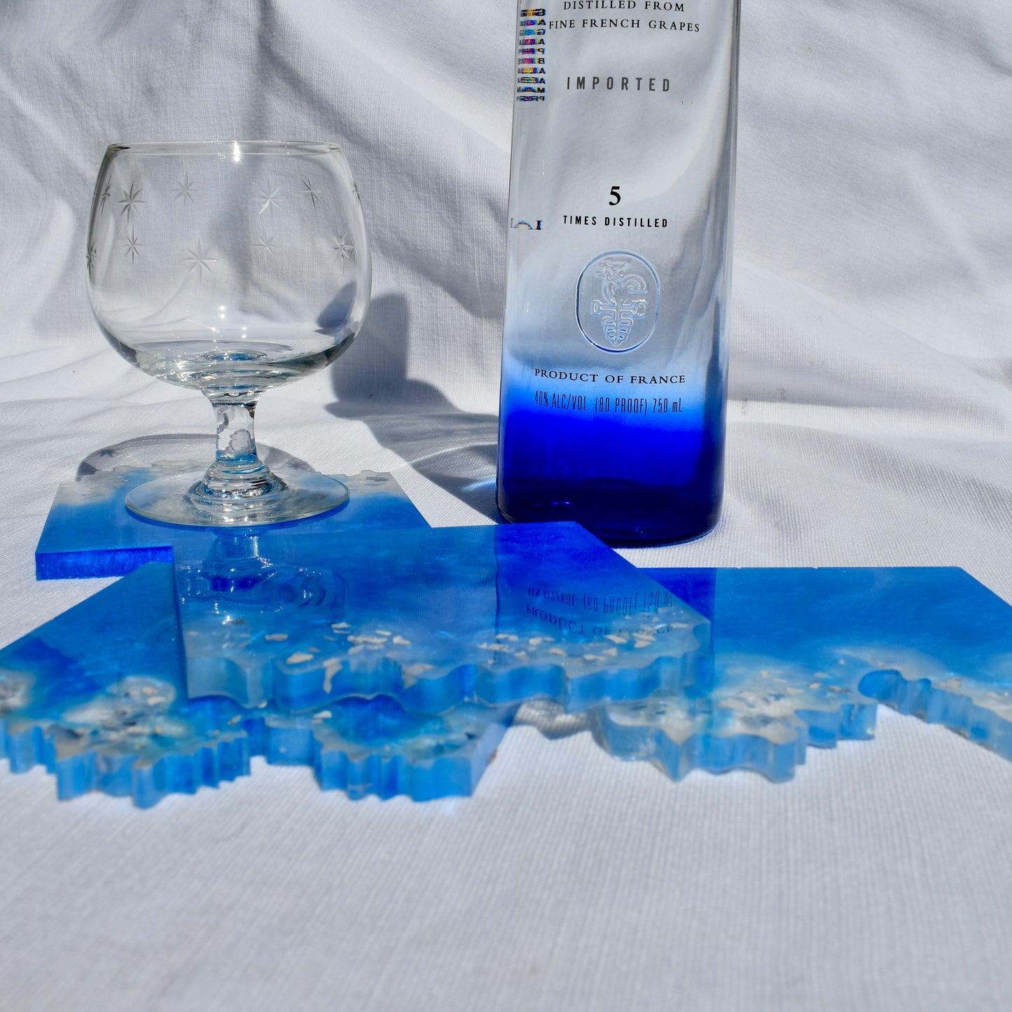 Blue & White Coasters with Stand • Sapphire & Winter White Coasters • Blue Wave Edge Coaster Set