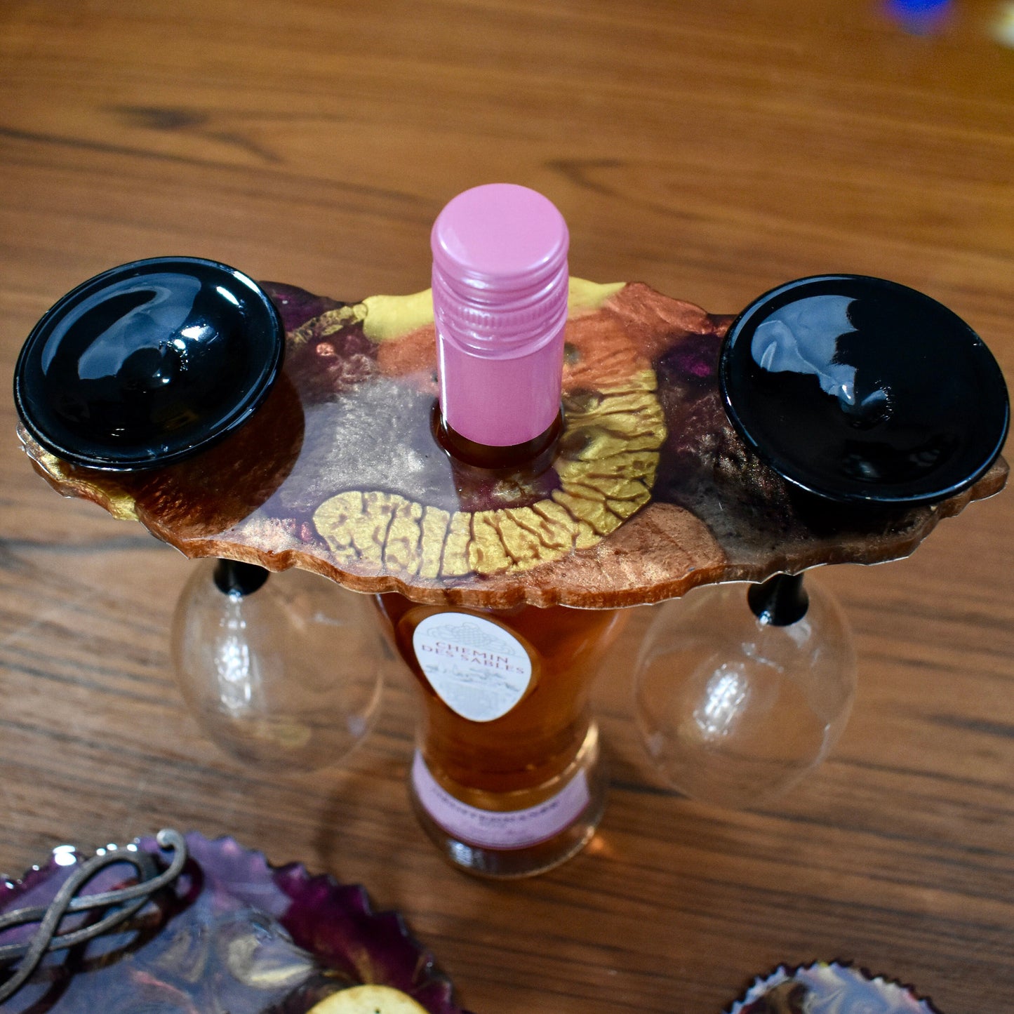 Tabletop Wine Butler with 2 Afro Coasters