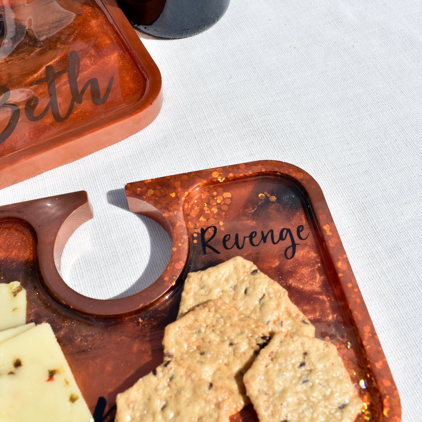 Yellowstone: Beth & Rip Snack Tray Set